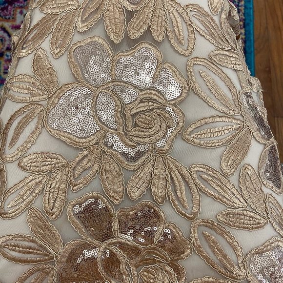 Belle Badgley Mischka strapless heaven gold metallic floral sequin dress size 4 - Picture 5 of 8